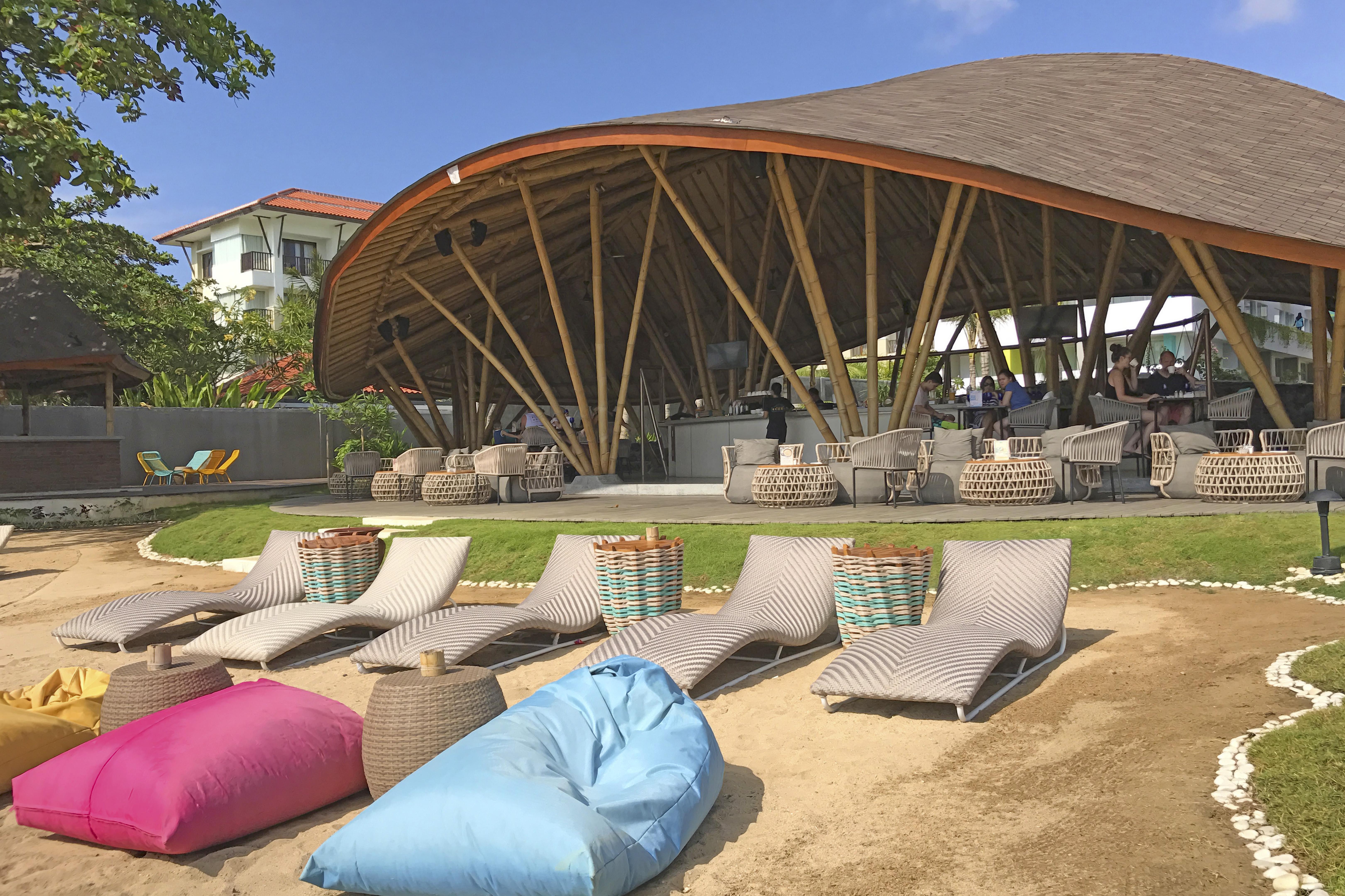 Tijili Hotel Benoa Nusa Dua  Exteriör bild