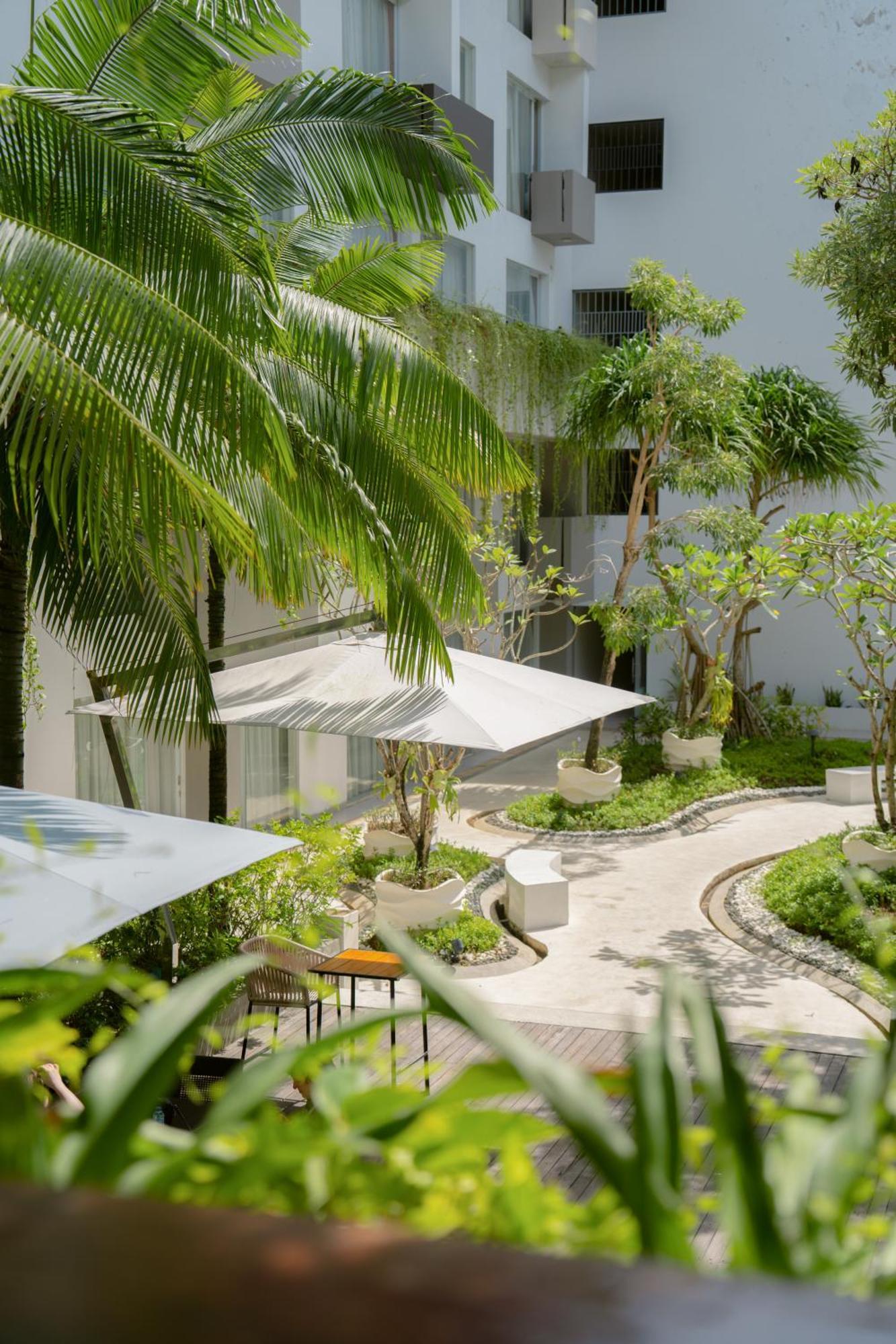 Tijili Hotel Benoa Nusa Dua  Exteriör bild